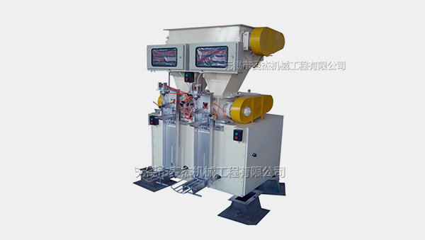 麥杰新研發(fā)F1550-B型箱式高壓真空閥口包裝機(jī)